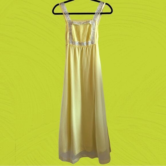 70s vintage nylon chiffon yellow night gown - Picture 5 of 10
